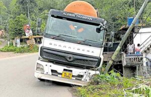 reasons behind truck accidents india
